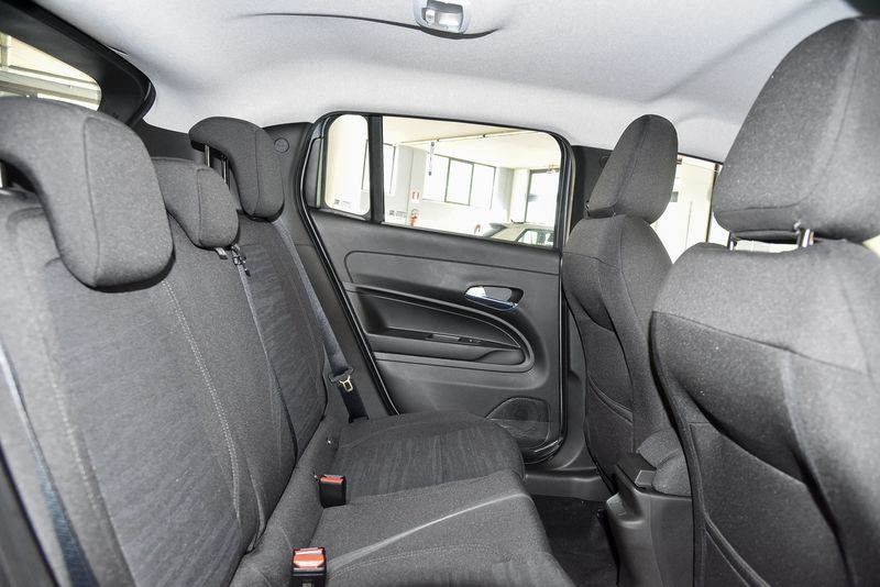 Jeep Avenger 1.2 T-GDI Longitude — zdjęcie 13
