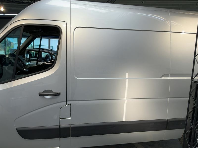Renault Master 2.3 dCi L2H2 HKa 3,5 Komfort — zdjęcie 4