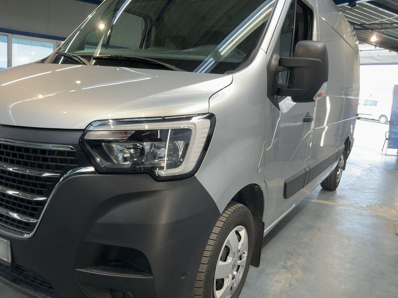 Renault Master 2.3 dCi L2H2 HKa 3,5 Komfort — zdjęcie 2