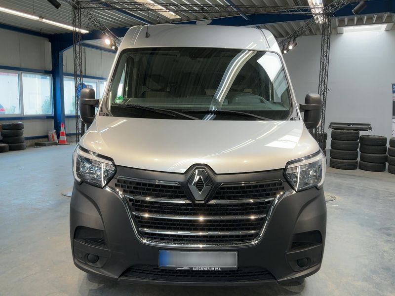 Renault Master 2.3 dCi L2H2 HKa 3,5 Komfort — zdjęcie 9