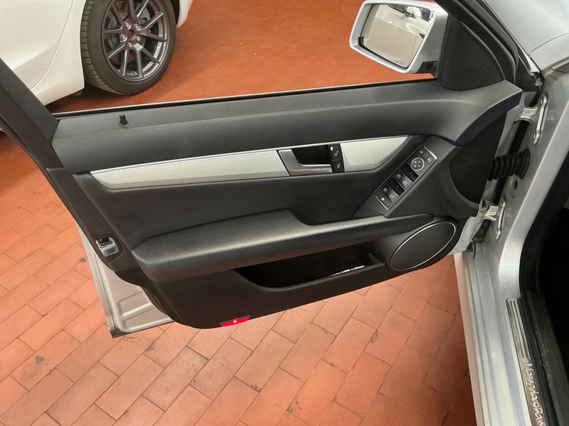 Mercedes-Benz C-Klasse C 200 CDI T BlueEfficiency Avantgarde 2012 – снимка 23