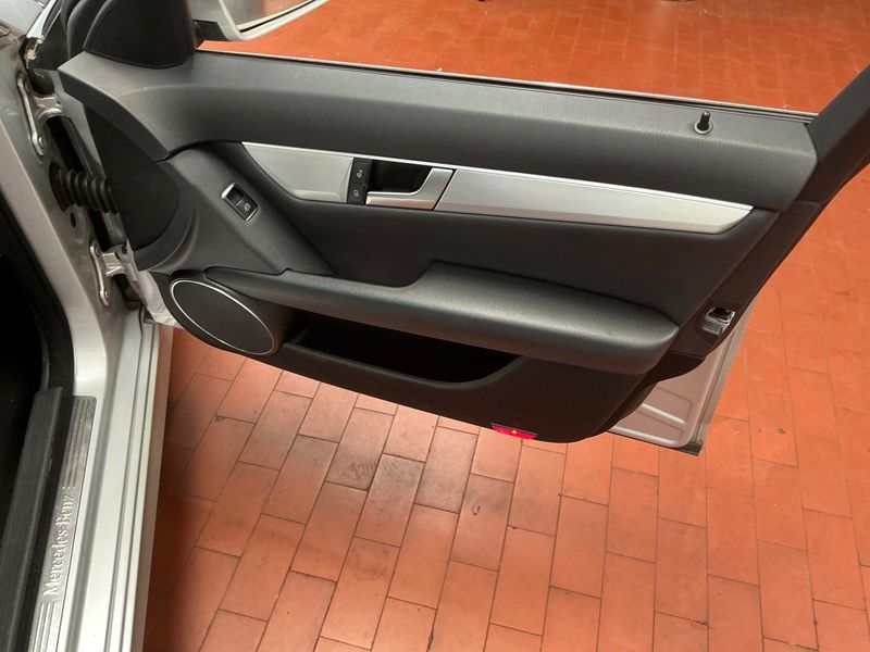Mercedes-Benz C-Klasse C 200 CDI T BlueEfficiency Avantgarde 2012 – снимка 22