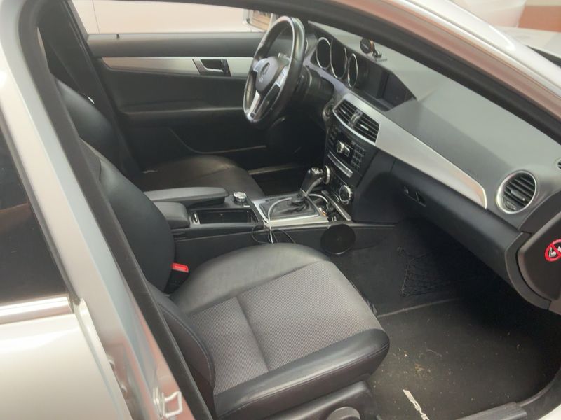 Mercedes-Benz C-Klasse C 200 CDI T BlueEfficiency Avantgarde 2012 – снимка 17