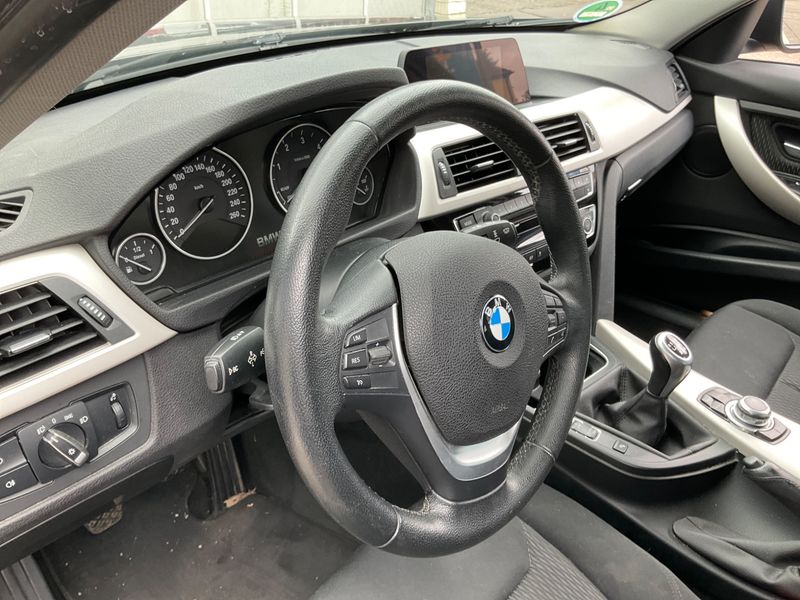 BMW 3er 318d Advantage 2016 – снимка 31