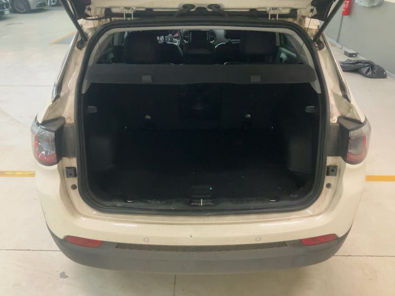 Jeep Compass 1.6 M-Jet Limited FWD — zdjęcie 10
