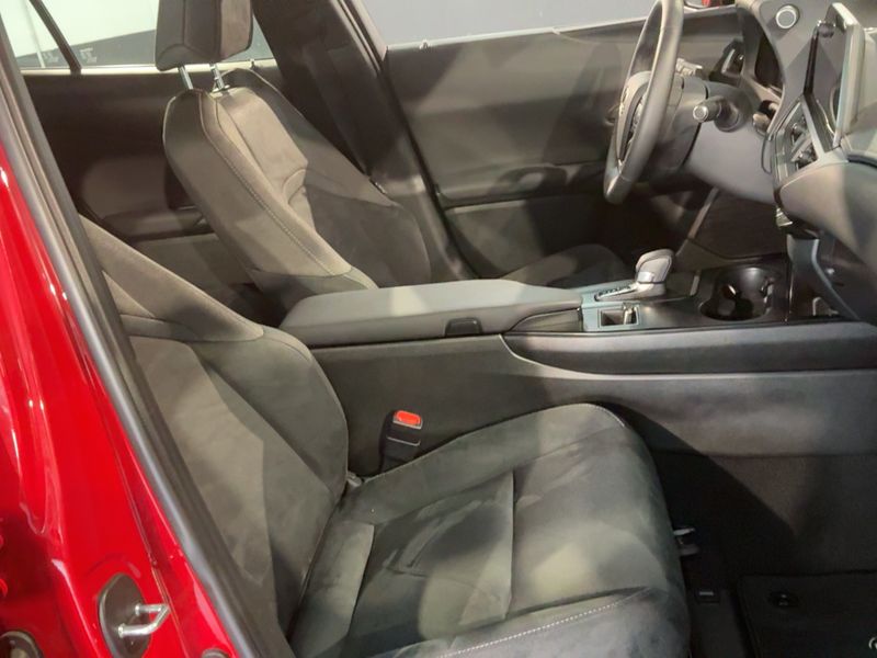 Lexus UX-Serie UX 300h — zdjęcie 11