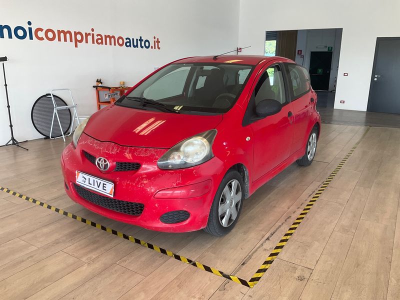 Toyota Aygo 1.0 Now 2010 – снимка 1