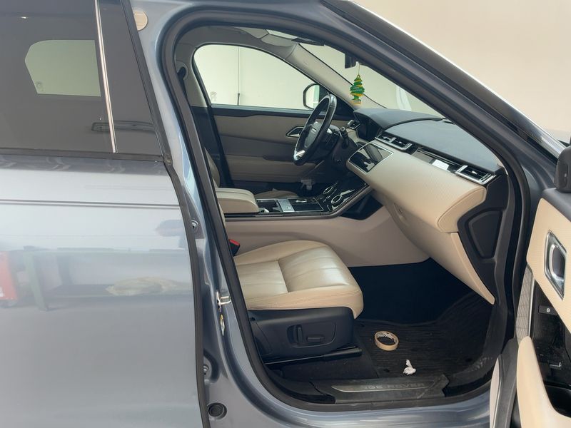 Land Rover Range Rover Velar 2.0 Diesel SE — zdjęcie 11