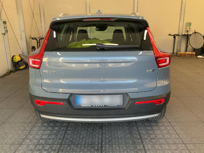 Volvo XC40 2.0 T4 Momentum Pro AWD — zdjęcie 5