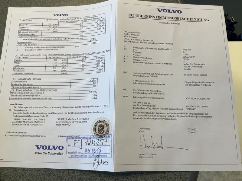 Volvo XC40 2.0 T4 Momentum Pro AWD — zdjęcie 16