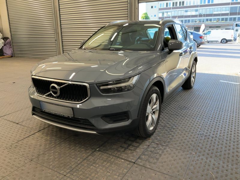 Volvo XC40 2.0 T4 Momentum Pro AWD
