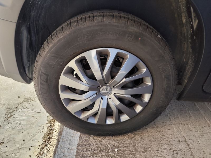 Peugeot Rifter 1.5 Blue-HDi Allure Business — zdjęcie 18