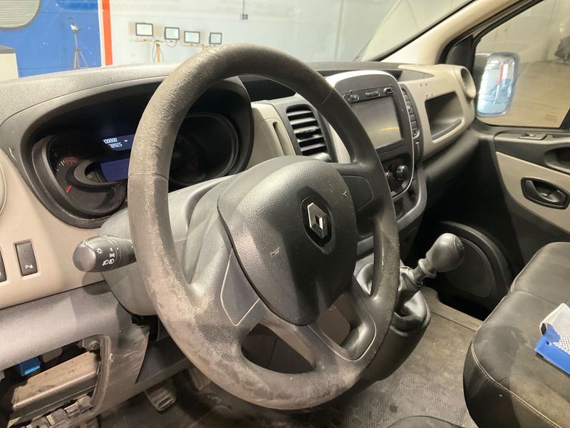Renault Trafic 1.6 dCi L1H1 2,7t Komfort 2018 – снимка 42