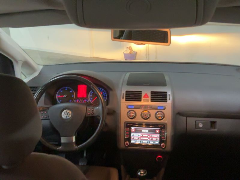 Volkswagen Touran 2.0 TDI Trendline 2009 – снимка 17