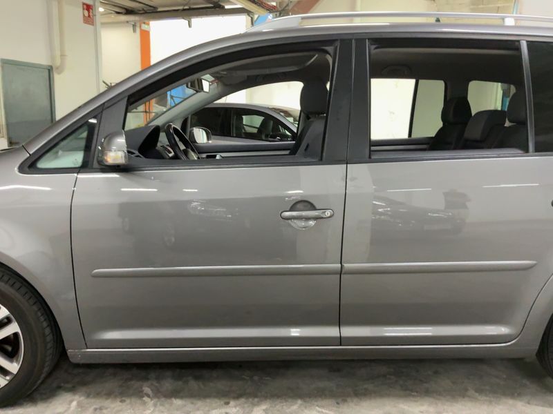 Volkswagen Touran 2.0 TDI Trendline 2009 – снимка 4