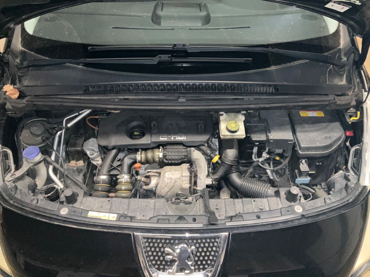 Peugeot 3008 2011 — photo 8