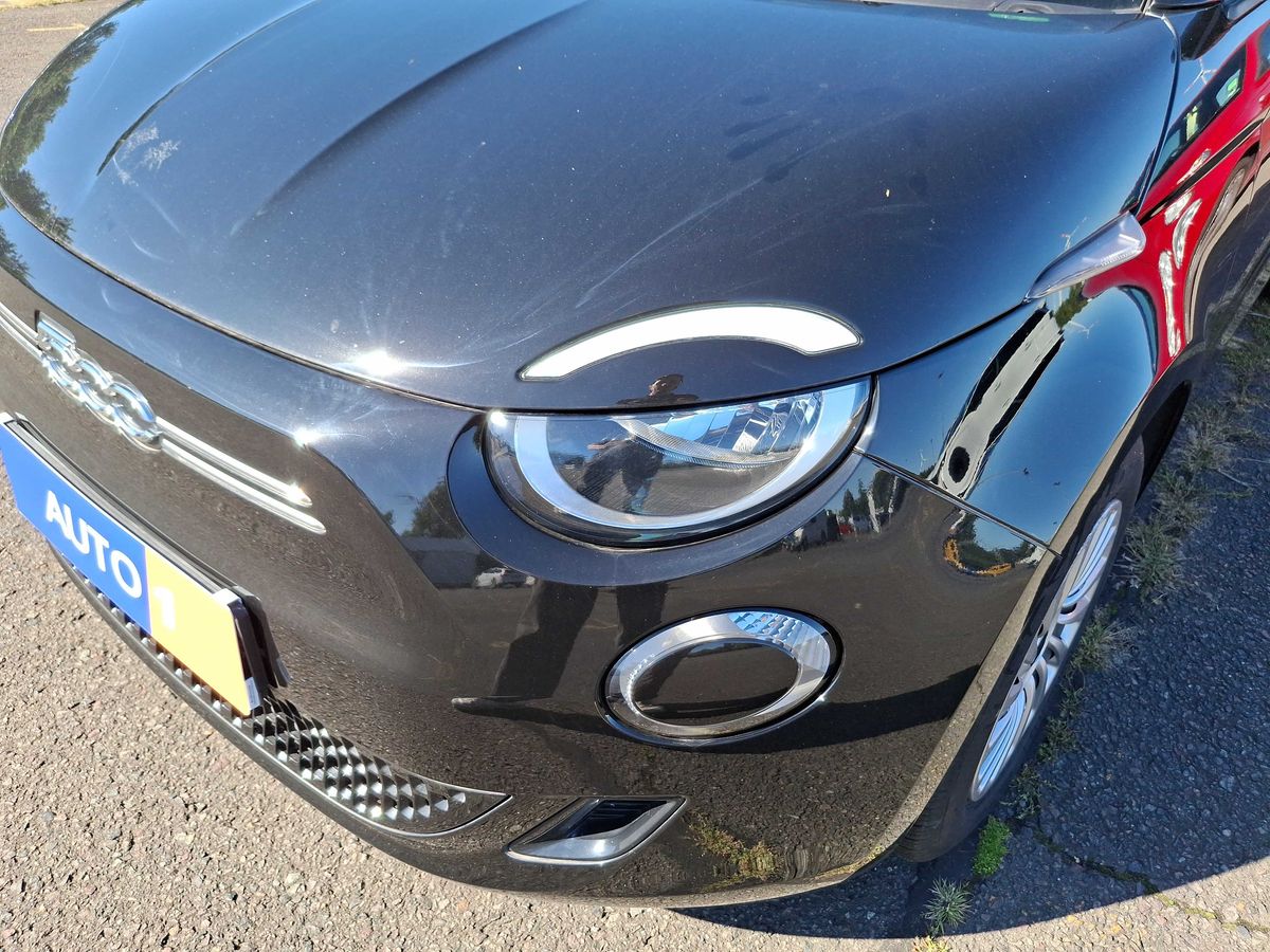 Fiat 500e electric drive 70 kW Action