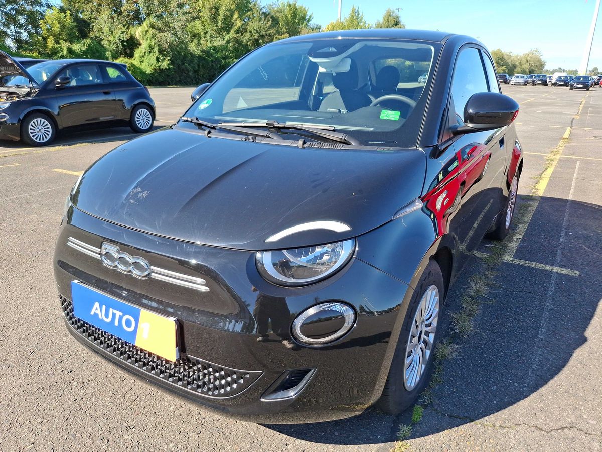 Fiat 500e electric drive 70 kW Action