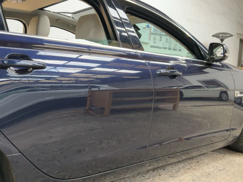 Jaguar XF 30d Portfolio — zdjęcie 7