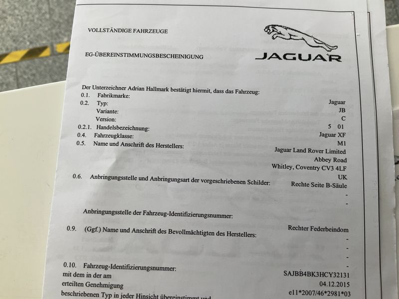 Jaguar XF 30d Portfolio — zdjęcie 16