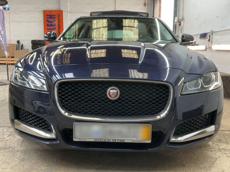 Jaguar XF 30d Portfolio — zdjęcie 9