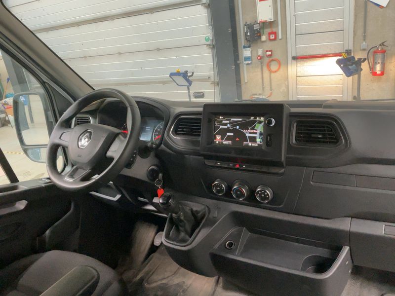 Renault Master 2.3 BLUE dCi L2H2 3,3 Grand Confort — zdjęcie 12