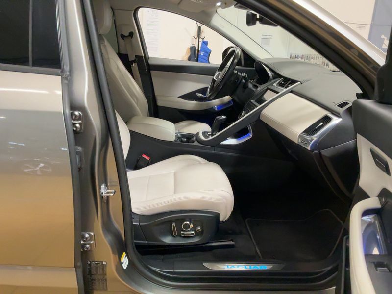 Jaguar E-Pace P250 R-Dynamic HSE AWD — zdjęcie 11