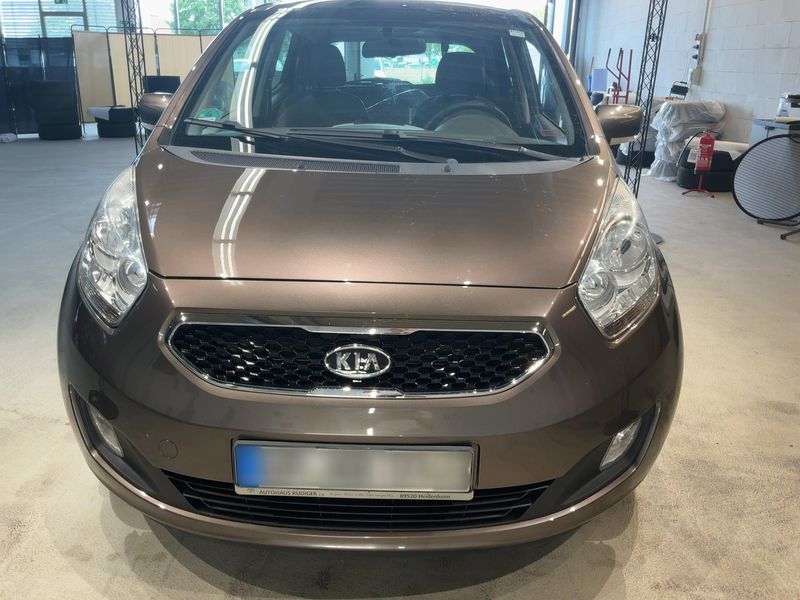 Kia Venga 1.6 FIFA World Cup Edition — zdjęcie 9