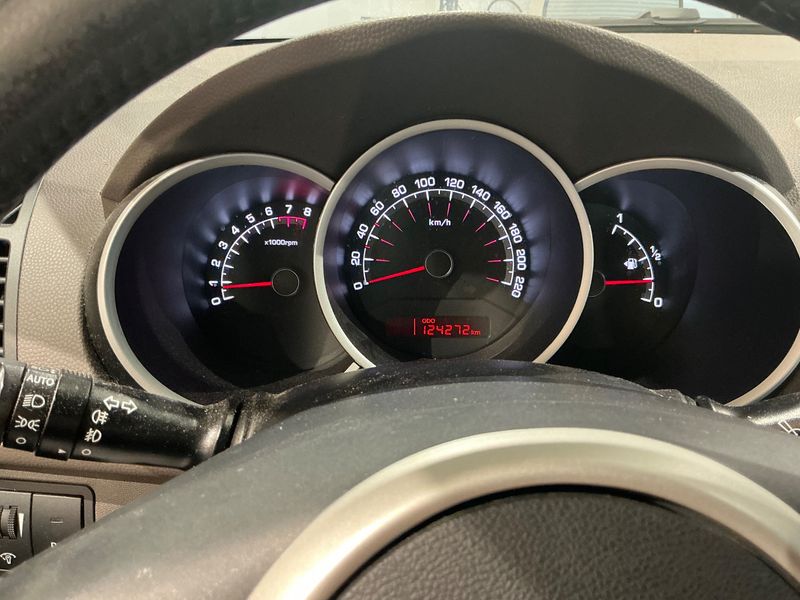 Kia Venga 1.6 FIFA World Cup Edition — zdjęcie 13