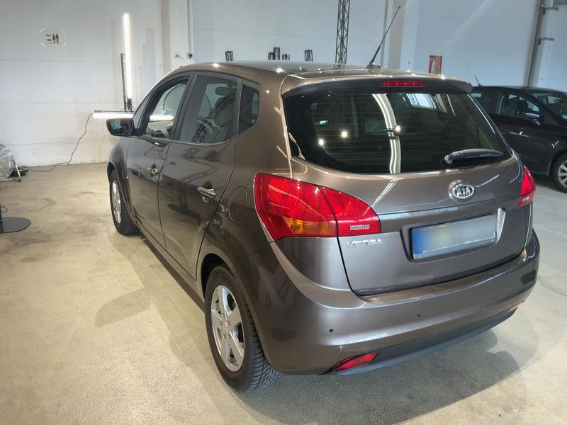 Kia Venga 1.6 FIFA World Cup Edition — zdjęcie 3