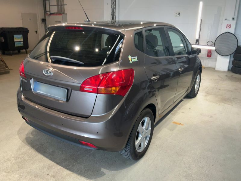 Kia Venga 1.6 FIFA World Cup Edition — zdjęcie 6