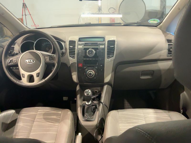 Kia Venga 1.6 FIFA World Cup Edition — zdjęcie 12