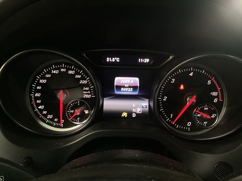 Mercedes-Benz CLA-Klasse CLA 200 Shooting Brake AMG Line — zdjęcie 13