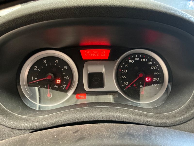 Renault Clio 1.4 Dynamique 2006 – снимка 4
