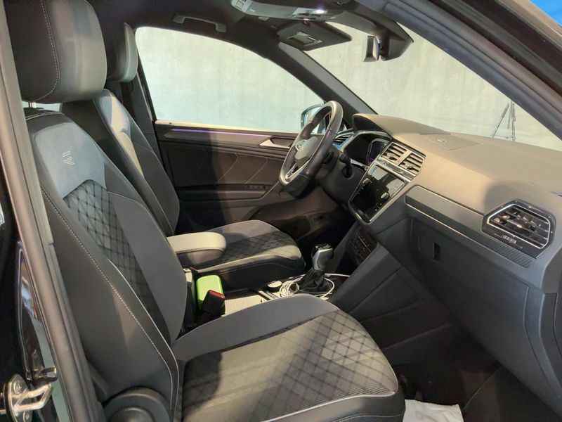 Volkswagen Tiguan 2.0 TDI R-Line 4Motion 2022 – снимка 16