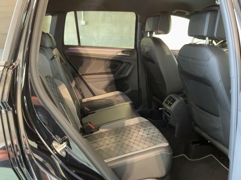 Volkswagen Tiguan 2.0 TDI R-Line 4Motion 2022 – снимка 19