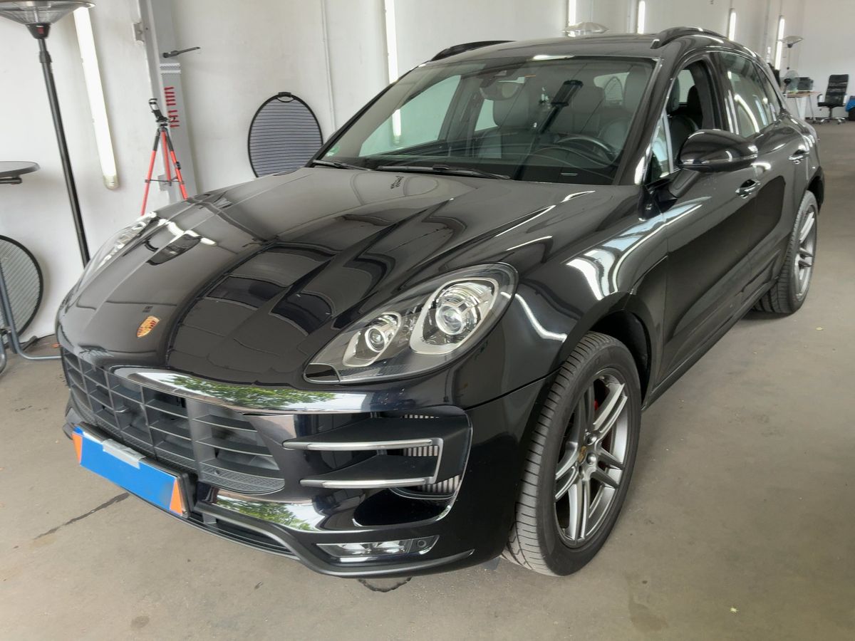 Porsche Macan 2018 — photo 1