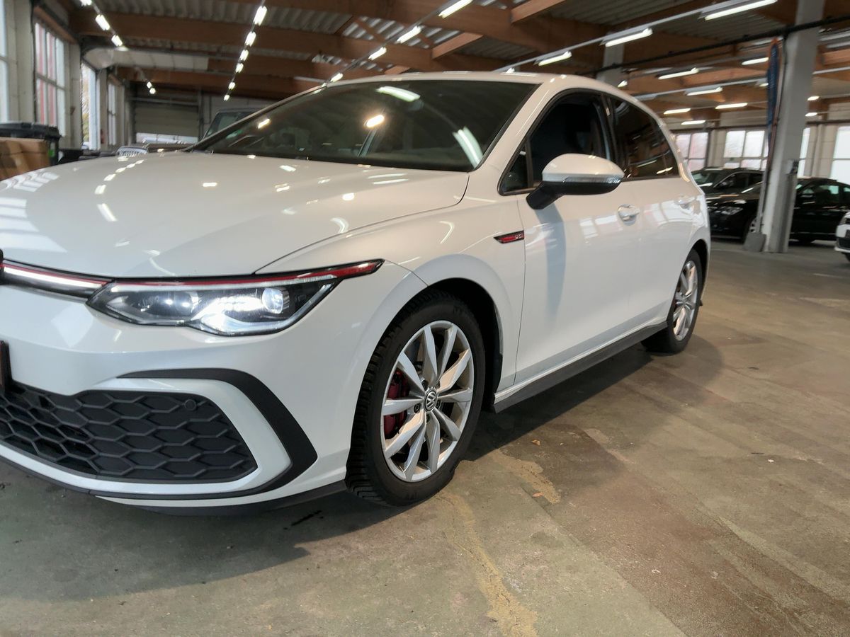 Volkswagen Golf VIII 2.0 TSI GTI