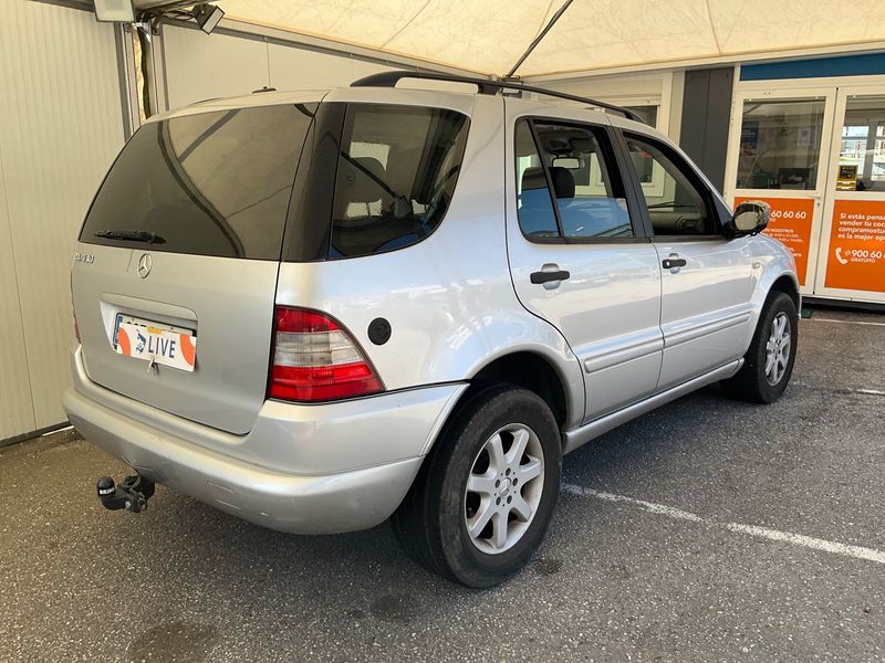 Mercedes-Benz M-Klasse ML 430 — zdjęcie 2