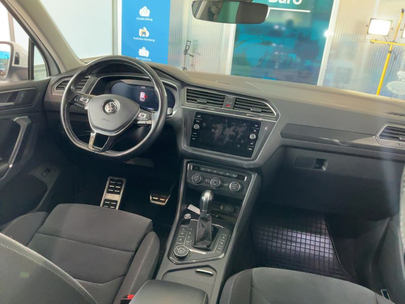 Volkswagen Tiguan 2.0 TDI Highline 4Motion BlueMotion Tech — zdjęcie 12