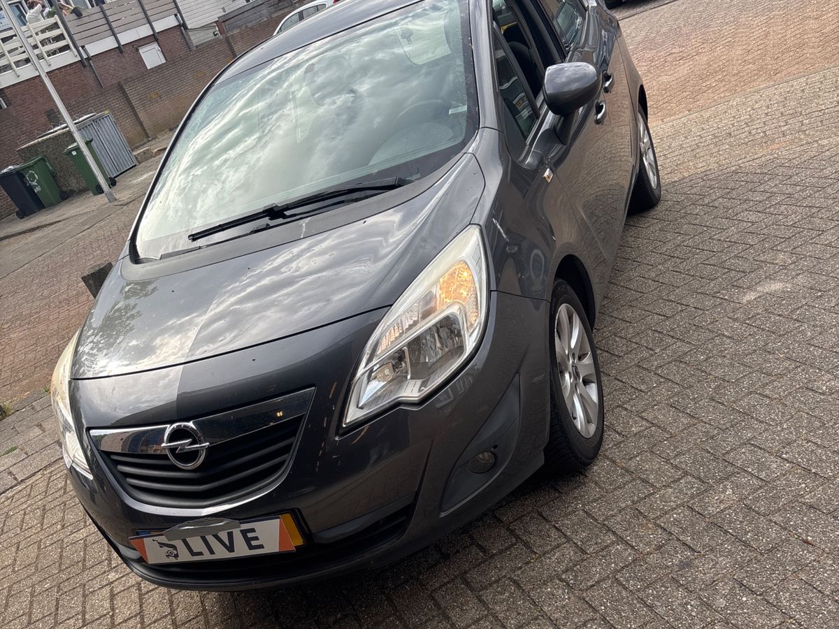 Opel Meriva 2012 — photo 1
