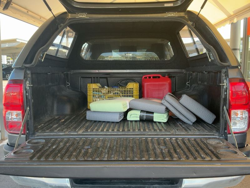 Toyota Hilux 2.8 D-4D Double Cab Lounge 4x4 — zdjęcie 10
