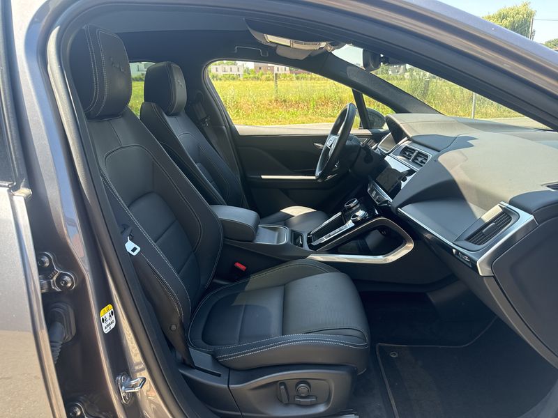 Jaguar I-Pace EV400 R-Dynamic SE — zdjęcie 10