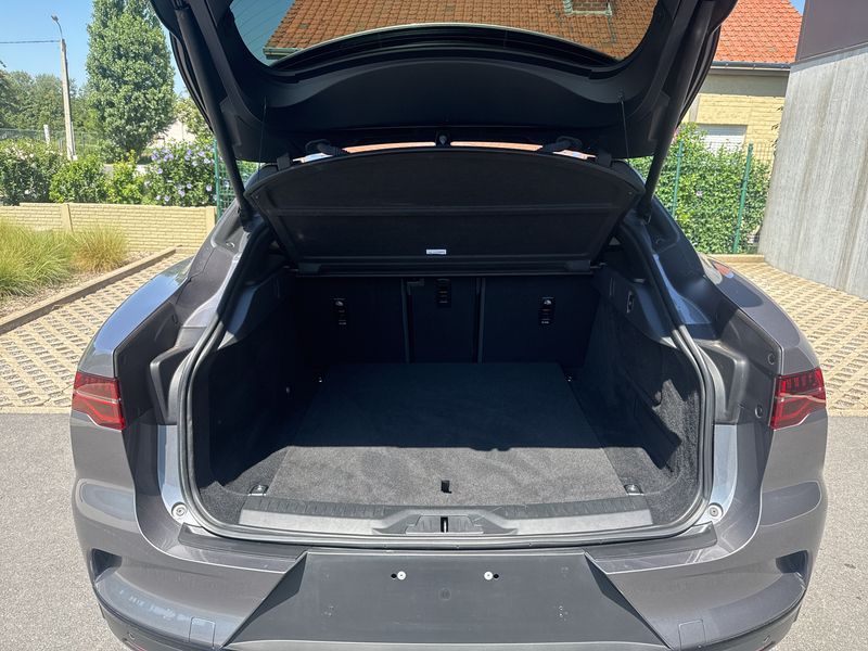 Jaguar I-Pace EV400 R-Dynamic SE — zdjęcie 9