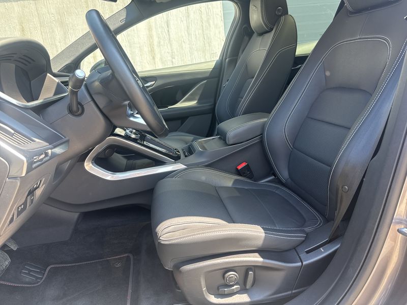 Jaguar I-Pace EV400 R-Dynamic SE — zdjęcie 25
