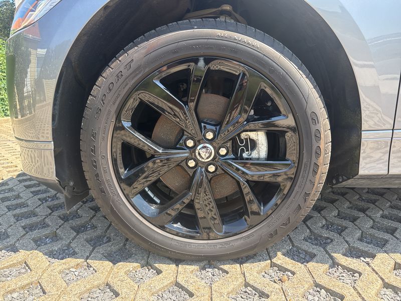 Jaguar I-Pace EV400 R-Dynamic SE — zdjęcie 22