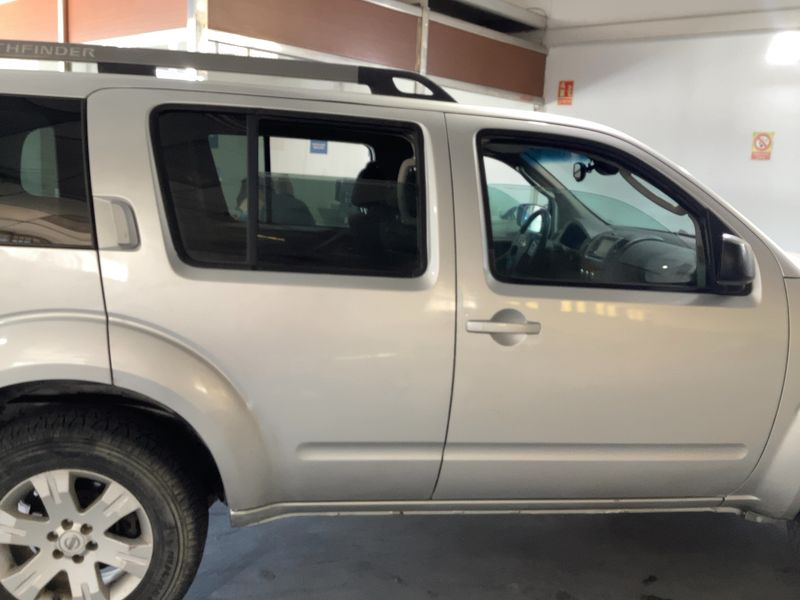Nissan Pathfinder 2.5 dCi Comfort — zdjęcie 7