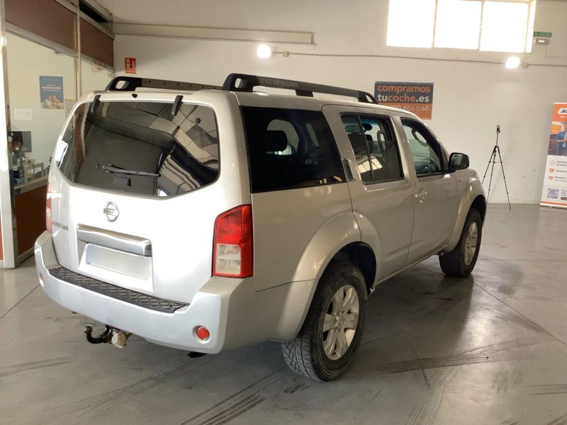 Nissan Pathfinder 2.5 dCi Comfort — zdjęcie 6