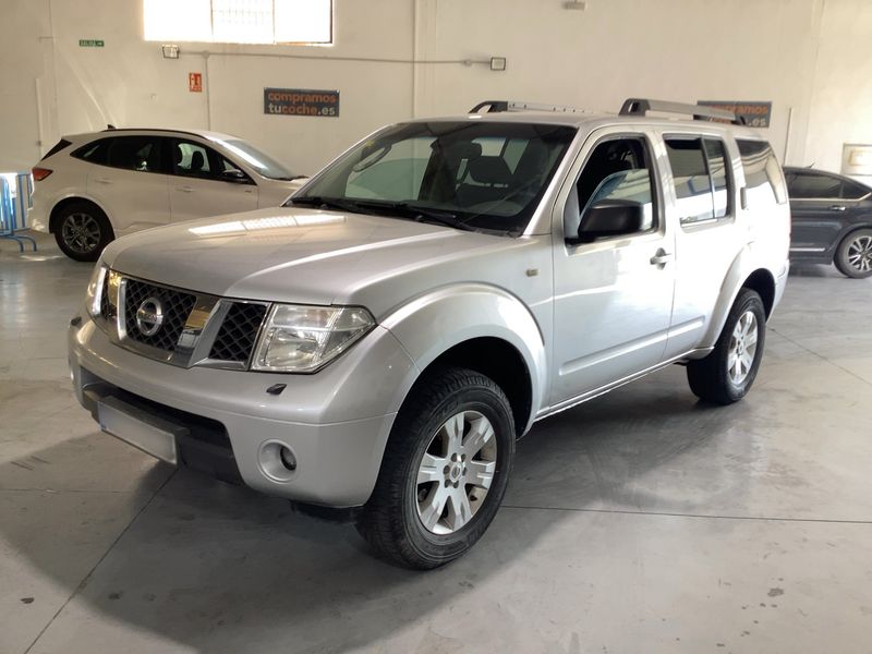 Nissan Pathfinder 2.5 dCi Comfort — zdjęcie 2