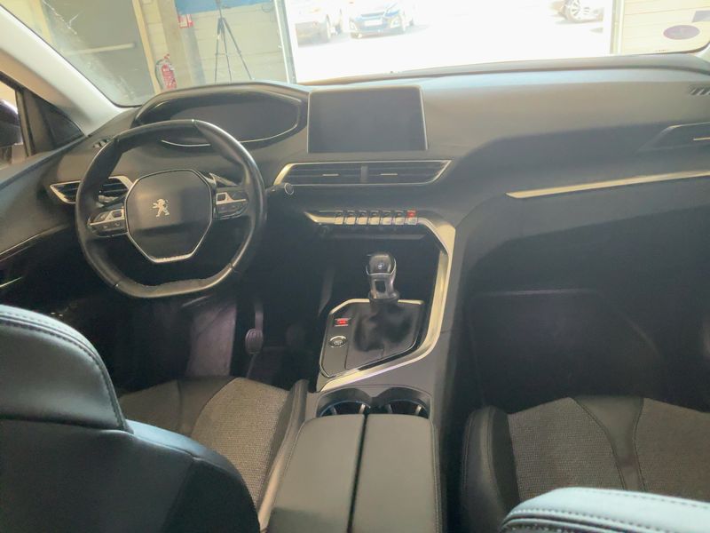 Peugeot 3008 1.2 PureTech Allure — zdjęcie 12